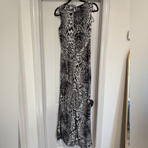 Forever 21 Black and White Sheath Jumpsuit Sweetheart Neckline